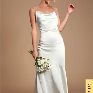 Elliatt white satin backless dress , size xs